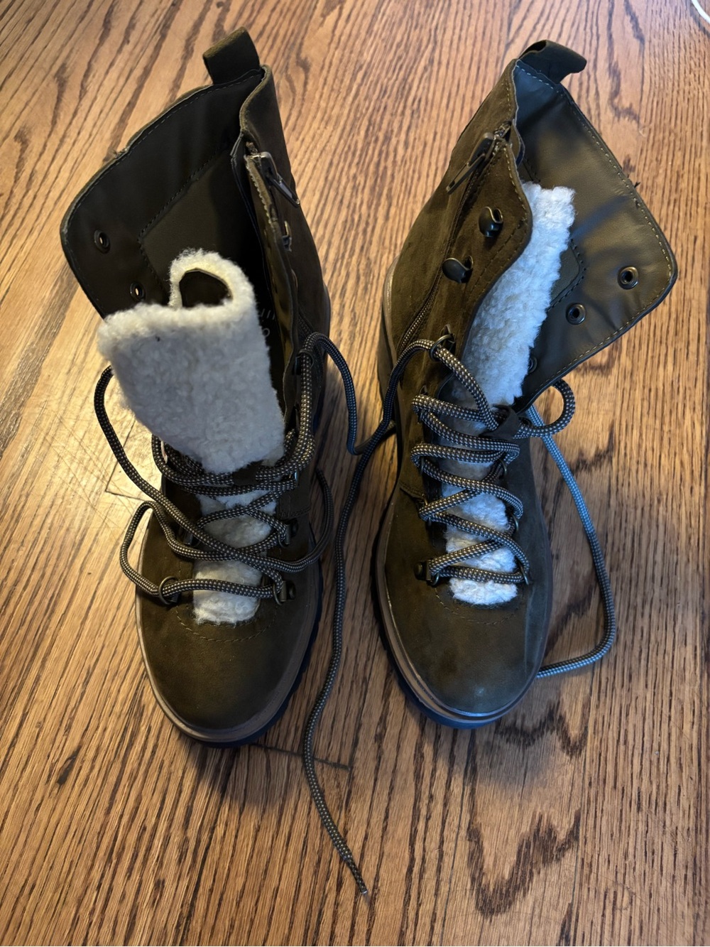 Woman’s Olive Green Faux Fur Lined Lace-Up Boots by Espirit